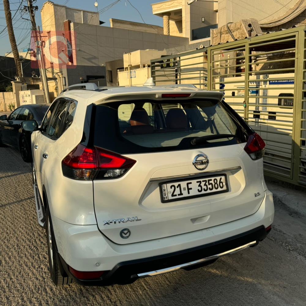 نیسان ئێکس ترەیل